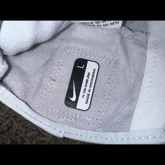 Nike Tour Classic Men’s Regular White Right Golf Glove New - Picture 12 of 12